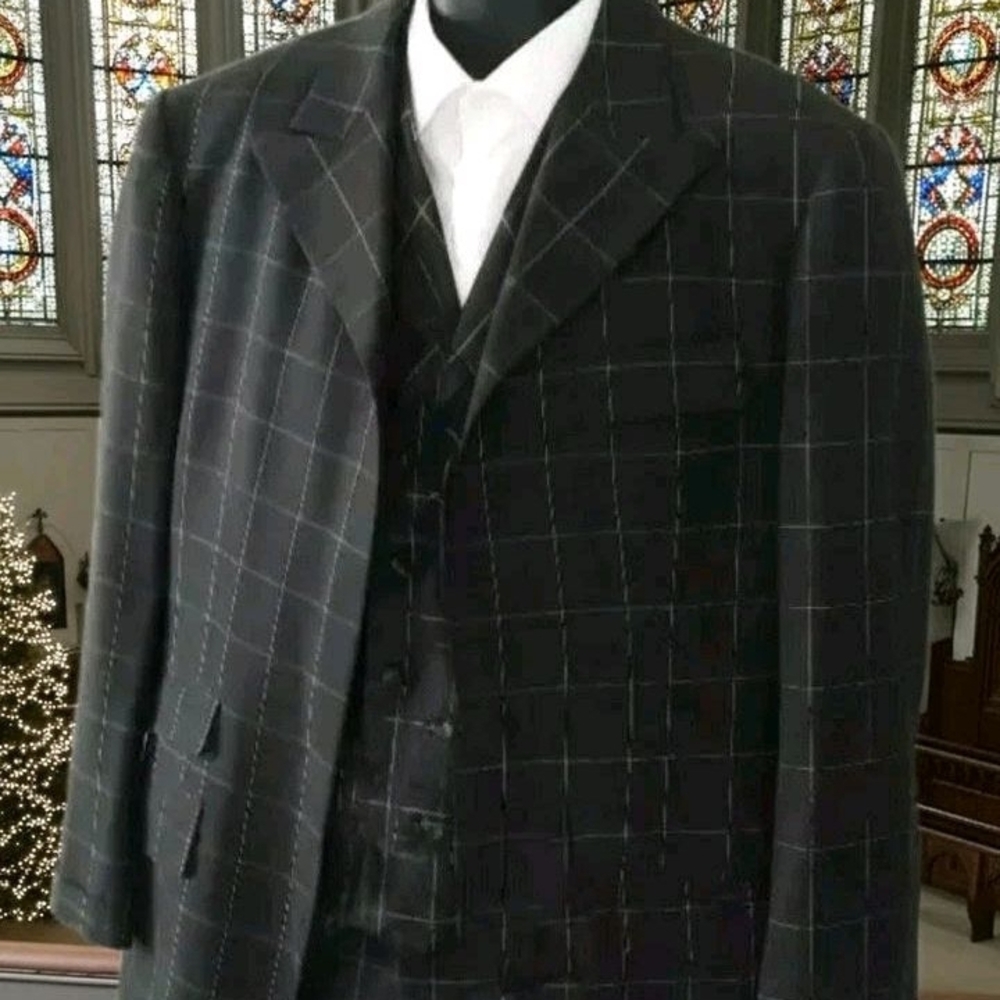 Classic Dark Gray Windowpane  Men's Business Suit